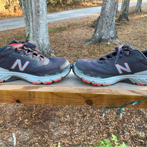 New Balance 510 v5 Athletic Shoes in Two Tone Grey w/Red Men's 10.5 - Picture 4 of 8